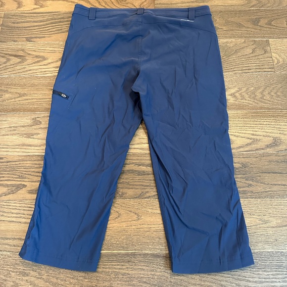 Eddie Bauer Hiking Outdoor Fishing Travel Cropped Pants Womens Size 12 Navy Blue - Picture 2 of 10